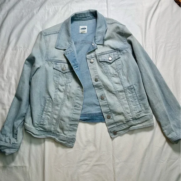 Women’s Old Navy Light Wash Jean Jacket XL - Picture 2 of 4